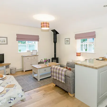 Cherry Laurel Nyaraló *