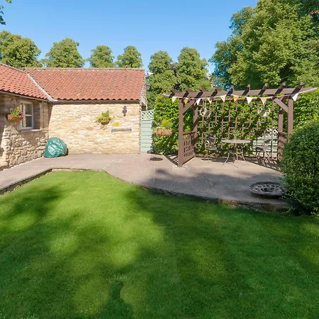 Nyaraló Cherry Laurel