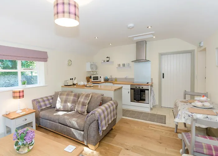 Cherry Laurel Nyaraló