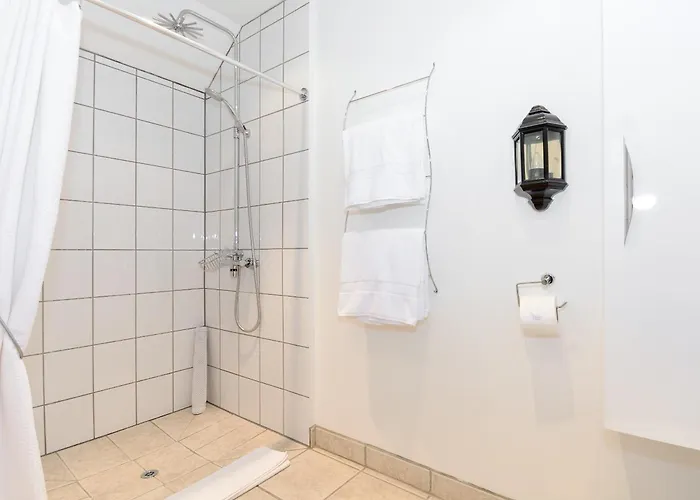 Cherry Laurel Nyaraló Thornton Dale